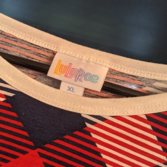 Top - Picture 2 of 2